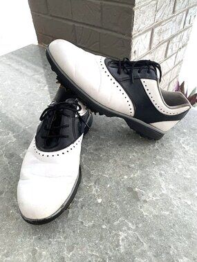 FootJoy Golf Shoes Womens 7.5 Soft Spikes Black and White Traditional Saddle